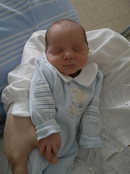 Loris Lennon (16-12-09) 020.jpg - OLYMPUS DIGITAL CAMERA         